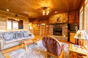 Buckhead Lodge - Tri-Level Cabin with Mountain Views