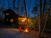 Honey Bear Haven - Hot Tub and Fire Pit for the Perfect Mountain Evening
