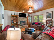 Rivers Rest – Beautiful Riverfront Townhome in Downtown Helen