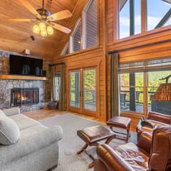 Cypress Knoll - Beautiful Mountain Home with Amazing Views