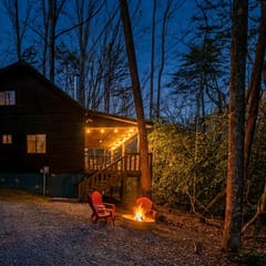 Honey Bear Haven - Hot Tub and Fire Pit for the Perfect Mountain Evening