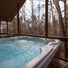 Just the 2 of Us - Pet Friendly with Hot Tub and Foosball Table