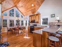 Willkommen Haus - Perfect Gathering Place for Friends and Family - Image 2