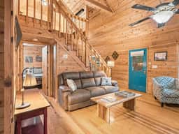 Country Charm A - Pet Friendly Group Cabin - Image 3