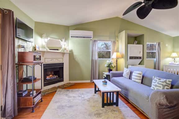 Cherokee Ridge 5 - Charming Pet Friendly Cottage in the Woods - Image 1
