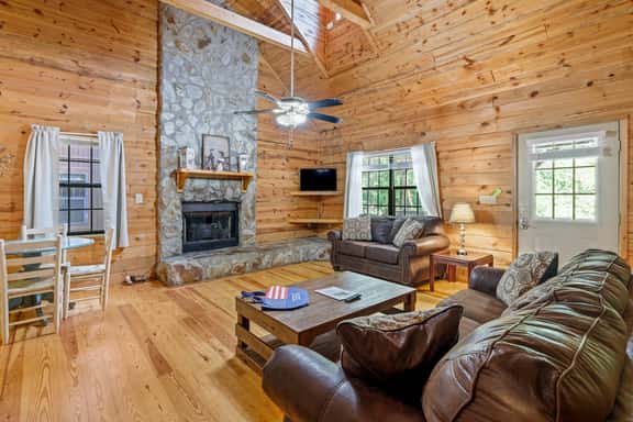 Country Charm C - One of four Pet Friendly group cabins in Helen - Image 1