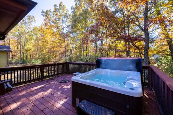 Chimney Mountain Chalet - Spacious Pet Friendly Chalet for the Whole Family - Image 1