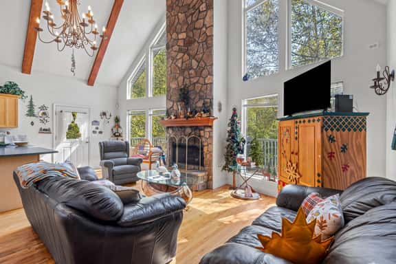 Cabin on the River - In Town on the Chattahoochee River - Image 1