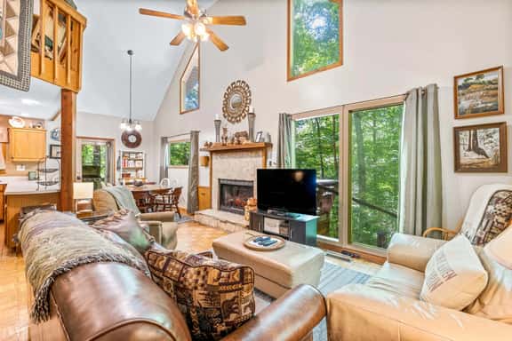 Jubilee Creekside Cottage - Enjoy the Creek, Hot Tub and Outdoor Fire Pit - Image 1