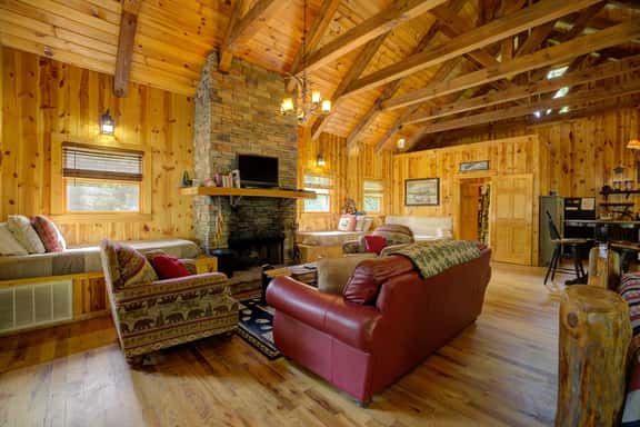 Moose Creek Lodge - The Perfect Romantic Getaway! - Image 1