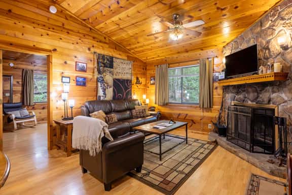 Woodland Waltz - Cozy Creekside Cabin - Image 1