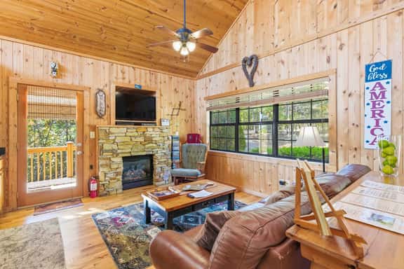 Bella Vista - Cozy Cabin with Breathtaking Views - Image 1
