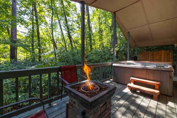 Cherokee Ridge 7 - Pet Friendly Cottage All About Location, Location - Image 1