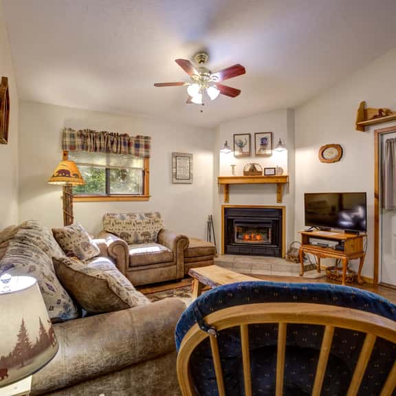 Creekside Haven - Cozy Wooded Getaway - Image 1