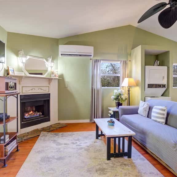 Cherokee Ridge 5 - Charming Pet Friendly Cottage in the Woods - Image 1