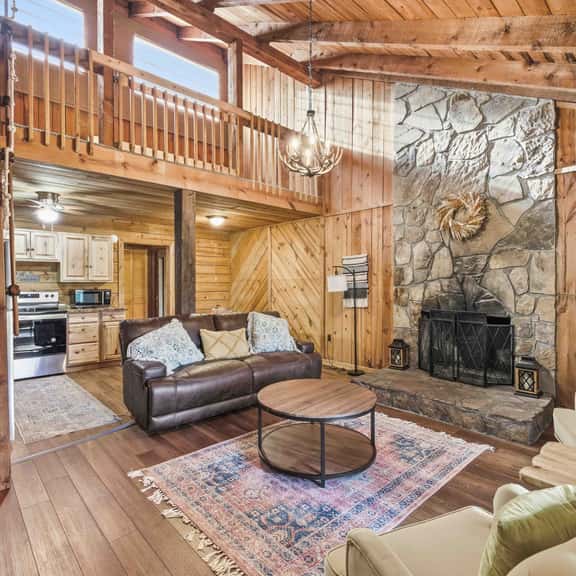 Cozy TreeTop Cabin - Two Distinct Levels with Separate Entrances. - Image 1