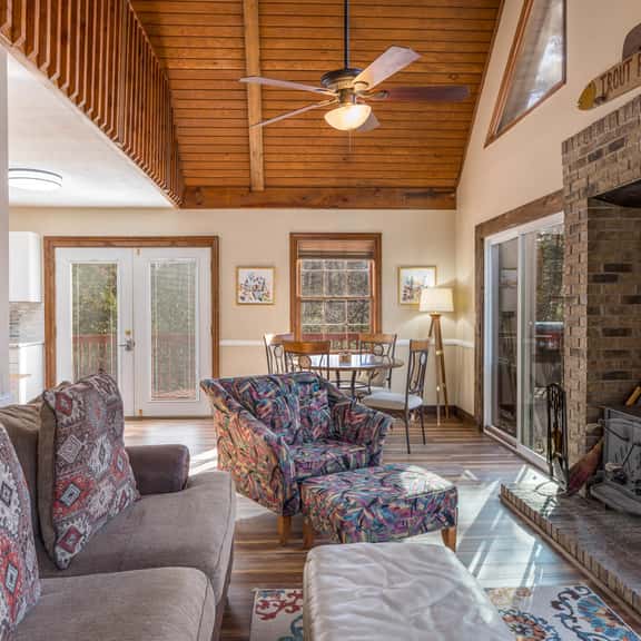 Chattahoochee Shoals - Cozy Pet Friendly River Cottage - Image 1