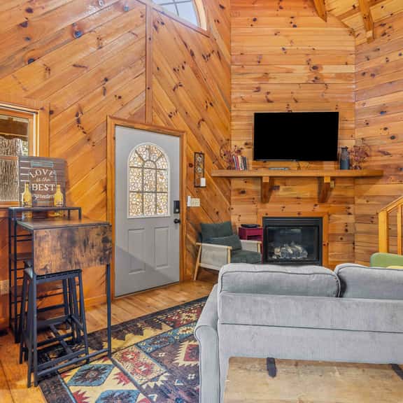 Bear Cub 2 - Cute Cabin in Helen, GA - Image 1