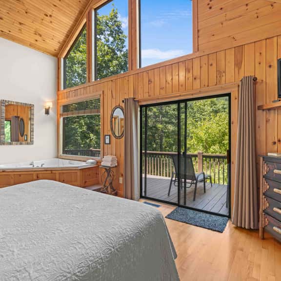 Big Sky - A Couple’s Luxury Cabin with Spectacular Views of Yonah Mountain - Image 1
