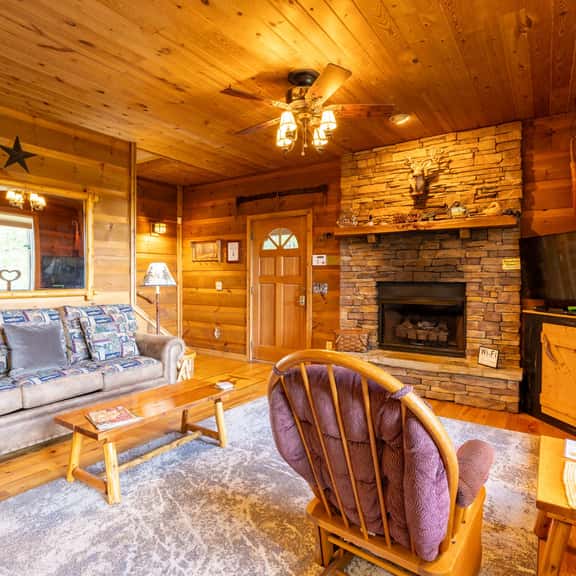 Buckhead Lodge - Tri-Level Cabin with Mountain Views - Image 1