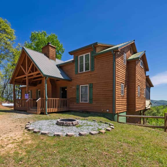 Eagles Nest - Mountain Top Luxury Cabin Near Alpine Helen - Image 1