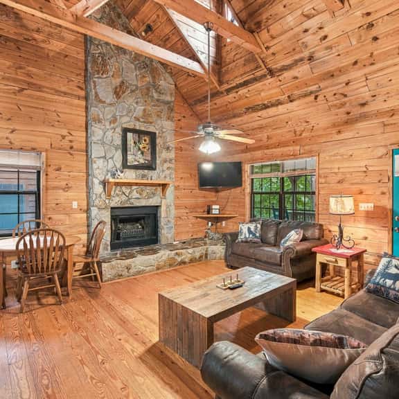 Country Charm B - Pet Friendly Cabin in city limits of Helen GA - Image 1