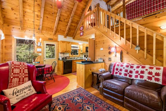 Black Bear Bungalow - Lovely Chalet in the Woods - Image 2