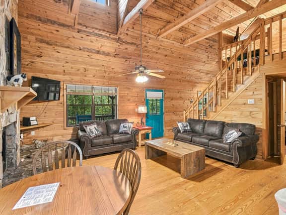 Country Charm B - Pet Friendly Cabin in city limits of Helen GA - Image 2