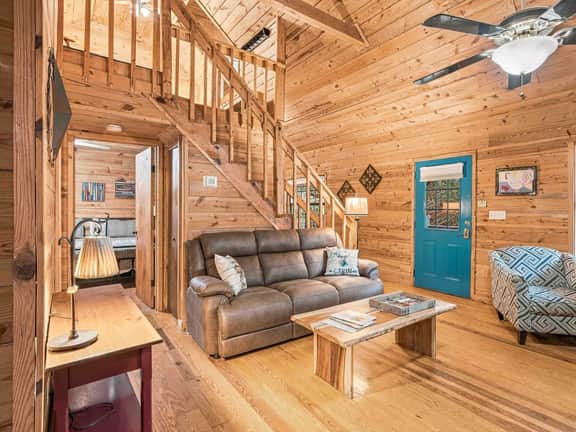 Country Charm A - Pet Friendly Group Cabin - Image 3