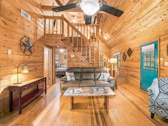Country Charm A - Pet Friendly Group Cabin - Image 4